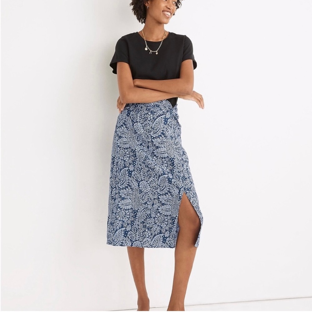 Slit skirt! Linen and loving it!!!